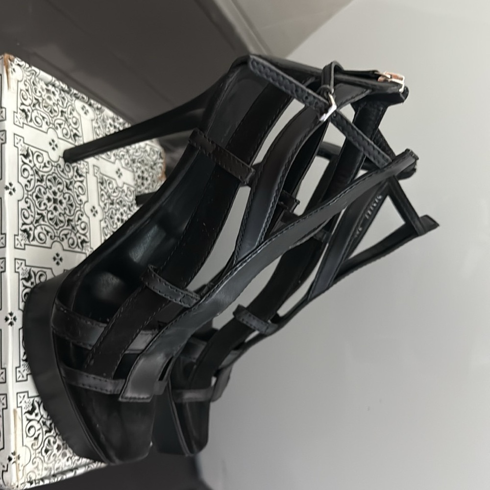GUCCI DARYL BLACK LEATHER AND SUEDE GLADIATOR CAGED PLATFORM SANDALS - Picture 5 of 7